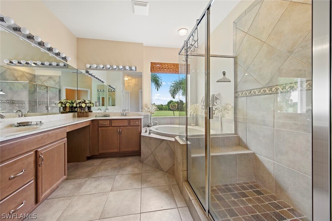 28661 San Lucas Ln in Bonita Springs, FL - Building Photo