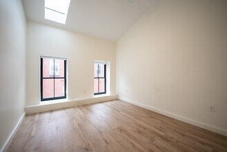 2 Sewall St, Unit 205 in Boston, MA - Building Photo - Building Photo