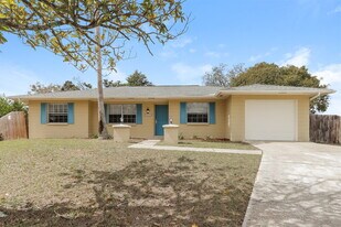 4513 Bromley Ave in Spring Hill, FL - Building Photo