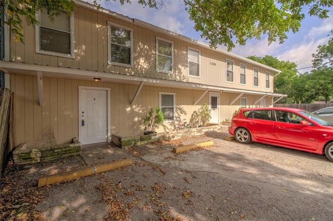 1308 Pine St in Georgetown, TX - Building Photo - Building Photo