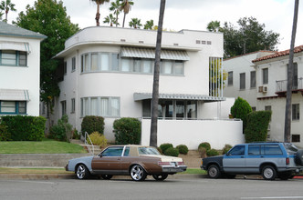 1232 N Brand Blvd in Glendale, CA - Building Photo - Building Photo