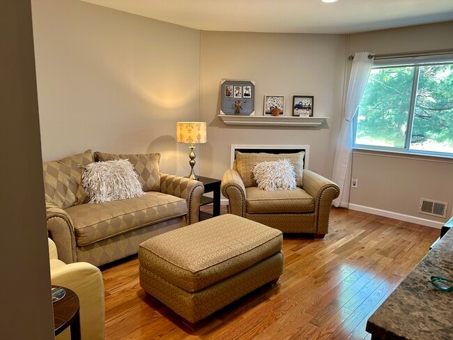 107 Blackberry Ct, Unit Beautiful one bedroom in Flemington, NJ - Foto de edificio - Building Photo