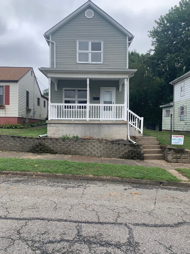 363 W 42nd St Rentals in Shadyside, OH