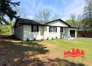 4960 Sherry Dr in Horn Lake, MS - Building Photo - Building Photo