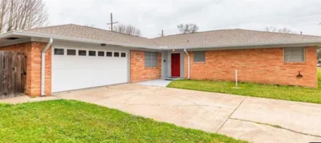 1575 Longfellow Dr in Beaumont, TX - Building Photo