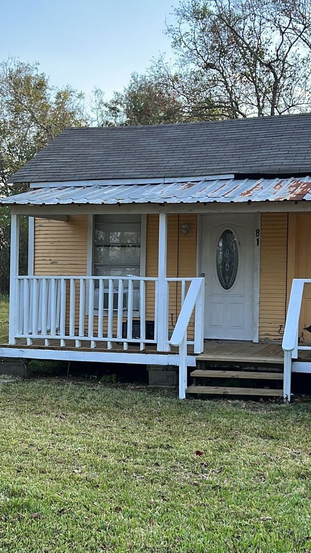 property at 815 4th St