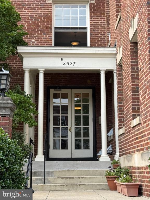 2527 Q St NW in Washington, DC - Building Photo - Building Photo