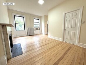 331 W 18th St in New York, NY - Building Photo - Building Photo