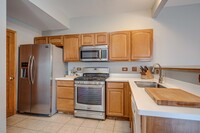 1609 S Candlestick Way in Waukegan, IL - Building Photo - Building Photo