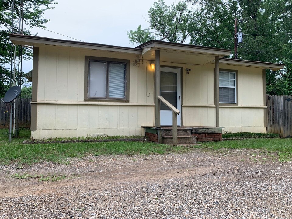 12547 Chapman Rd in Tyler, TX - Foto de edificio