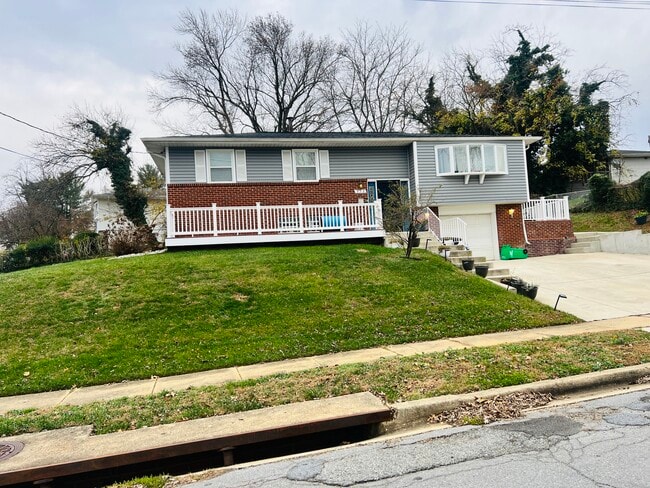 323 Aragona Dr in Fort Washington, MD - Building Photo - Building Photo