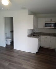 986 SW College Park Rd in Port St. Lucie, FL - Foto de edificio - Building Photo