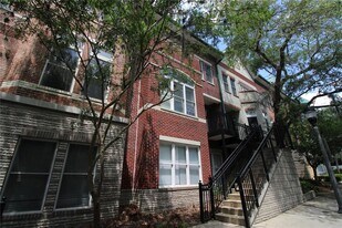 132 NE 4 St in Gainesville, FL - Building Photo