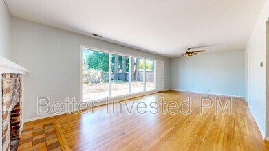 3241 Montgomery Dr in Santa Rosa, CA - Building Photo - Building Photo