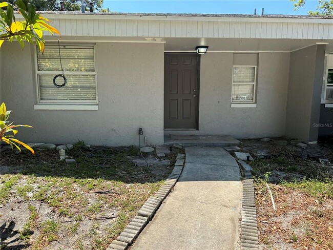 2546 Clairmont Ave-Unit -2546 in Sanford, FL - Foto de edificio - Building Photo