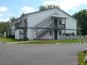 520-580 Spring St in Somerset, WI - Building Photo - Building Photo