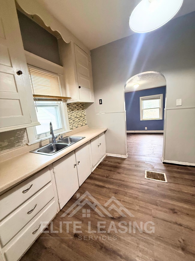 919 SW 4th St in Topeka, KS - Building Photo - Building Photo