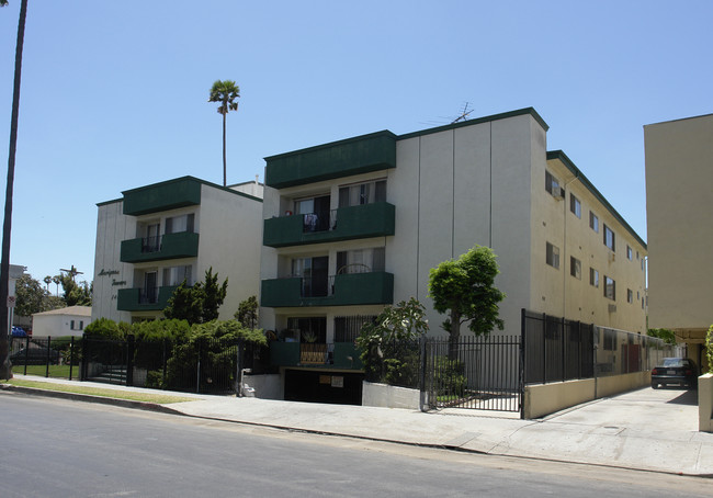 Mariposa Towers in Los Angeles, CA - Building Photo - Building Photo