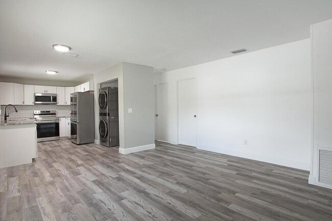 2113 Jacobs Rd in Fort Pierce, FL - Building Photo - Building Photo