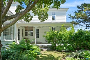 255 Smith Hill Rd in Colebrook, CT - Building Photo