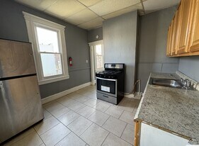 105 Grant Ave, Unit 3R in Jersey City, NJ - Building Photo
