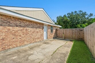 369 Pat Dr in Avondale, LA - Building Photo - Building Photo