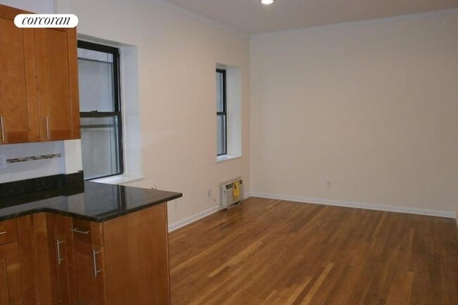 152 E 35th St in New York, NY - Building Photo - Building Photo