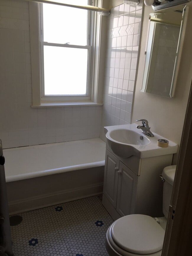 4311 N Francisco Ave