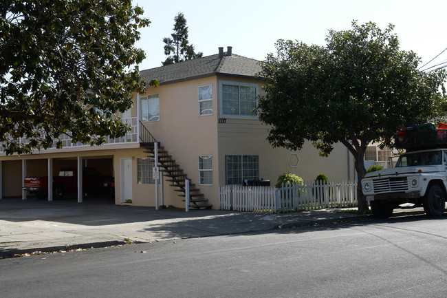 1117 Stambaugh St in Redwood City, CA - Building Photo - Building Photo