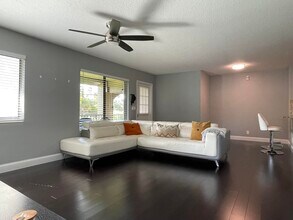 516 Shady Pine Way in Greenacres, FL - Building Photo - Building Photo