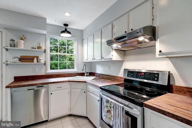 property at 3302 Webley Ct