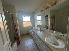 13698 SW Hillshire Dr in Tigard, OR - Building Photo