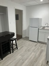 211 N Queen St in Shippensburg, PA - Building Photo - Building Photo