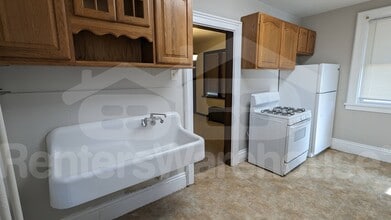 104 Waverly Pl in Waukesha, WI - Building Photo - Building Photo