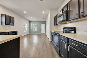 7313 Battle Basin in San Antonio, TX - Building Photo - Building Photo