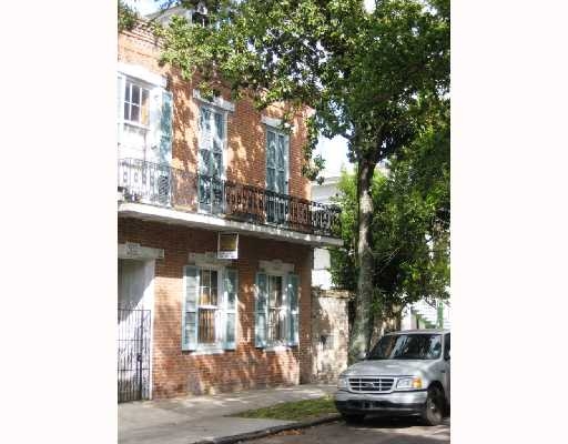 917 Esplanade Ave in New Orleans, LA - Foto de edificio