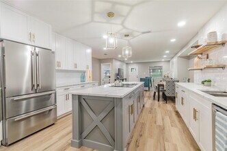 5802 N Suwanee Ave in Tampa, FL - Building Photo - Building Photo