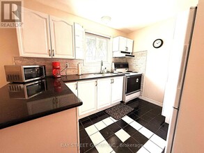 84 Shaughnessy Blvd in Toronto, ON - Building Photo - Building Photo