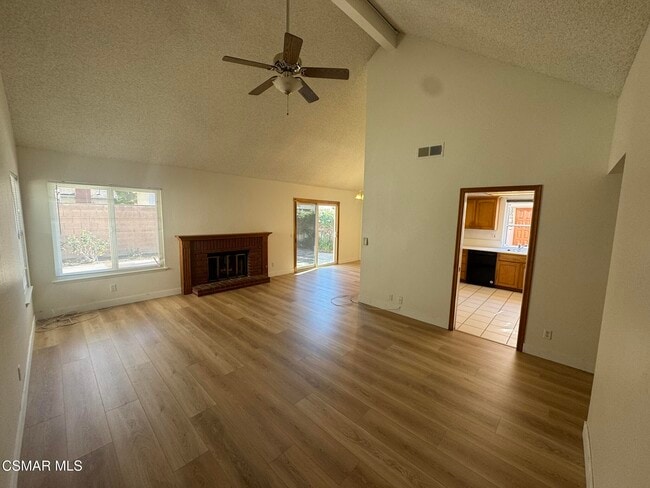 1874 Suntree Ln in Simi Valley, CA - Building Photo - Building Photo