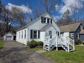 304 Bakerdale Rd in Rochester, NY - Building Photo