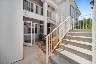 1024 Mainsail Dr in Naples, FL - Building Photo