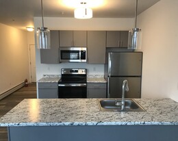 Quarry Hill Club & Condominiums in South Burlington, VT - Building Photo
