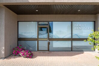 Ocean Park in West Vancouver, BC - Building Photo - Building Photo