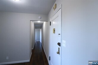 2335 Hudson Terrace in Fort Lee, NJ - Building Photo - Building Photo