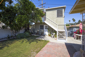 1129 N Verdugo Rd in Glendale, CA - Building Photo - Building Photo