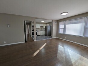 10043 Hedge Dr in St. Louis, MO - Building Photo - Building Photo