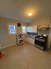 16 Maine Ave, Unit #2 in Somerville, MA - Building Photo - Building Photo