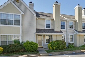 372 Rivers Ridge Cir in Newport News, VA - Building Photo - Building Photo