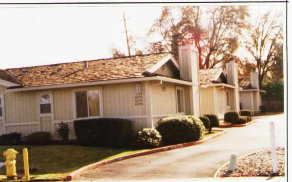 8090-8094 Treecrest Ave in Citrus Heights, CA - Building Photo