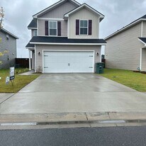 106 Centennial Ct in Hinesville, GA - Building Photo